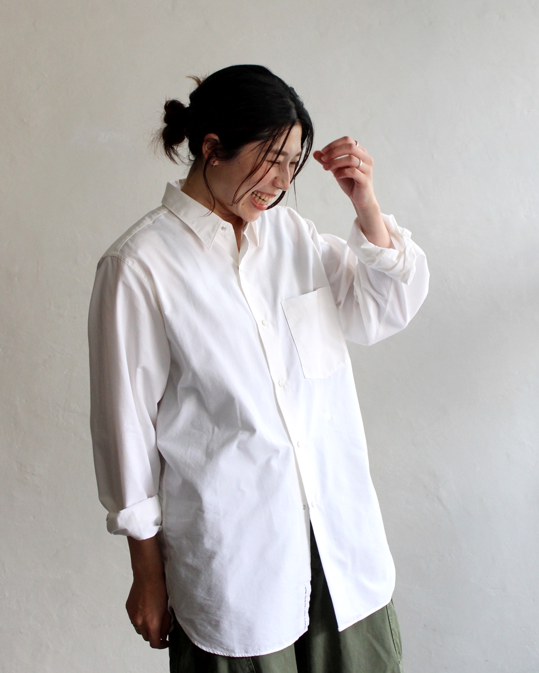 nanamica / nanamicaのオーセンティックな白いシャツ
