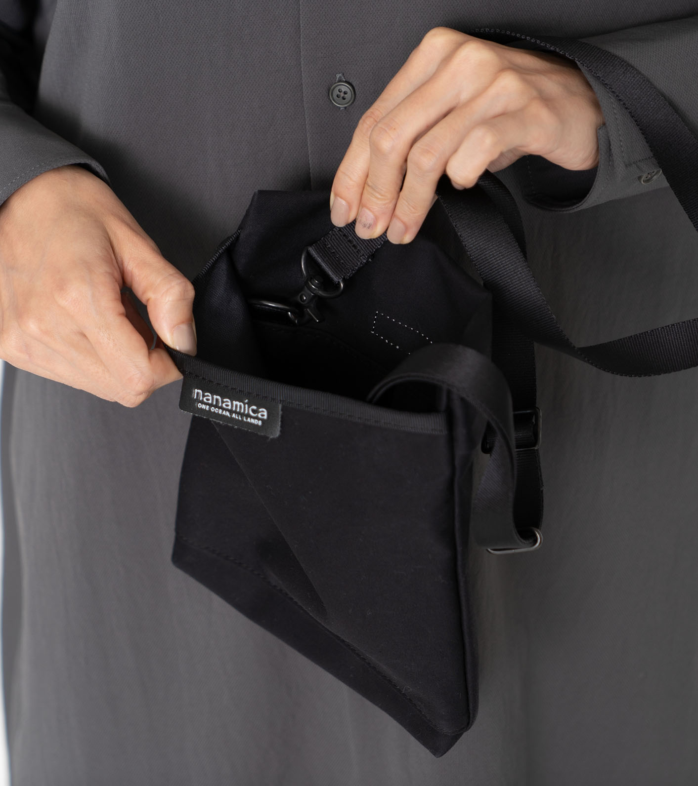 nanamica / Water repellent Shoulder Bag